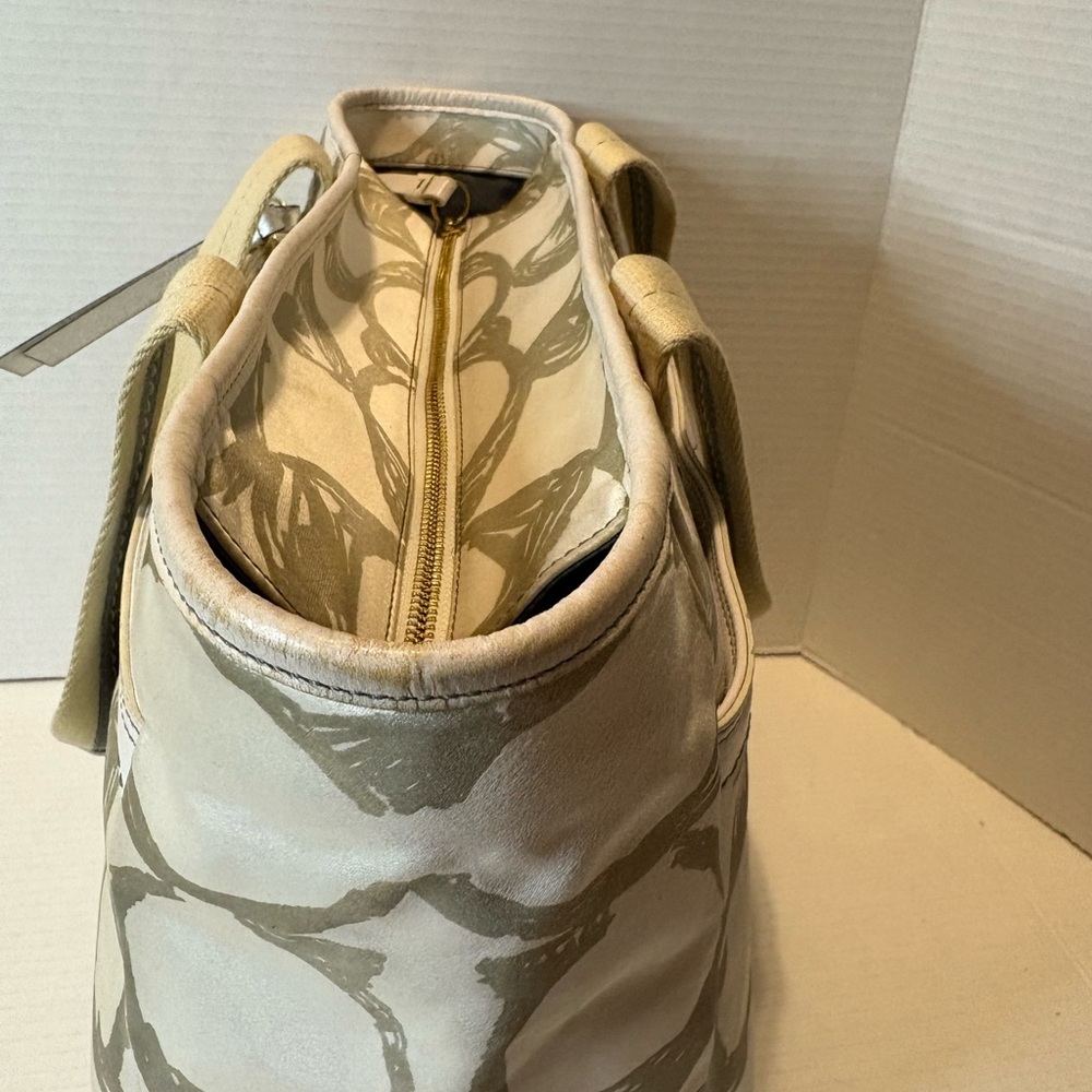 Coach Beige and Olive Tote Bag beautiful bag, come with dust bag - Picture 6 of 13